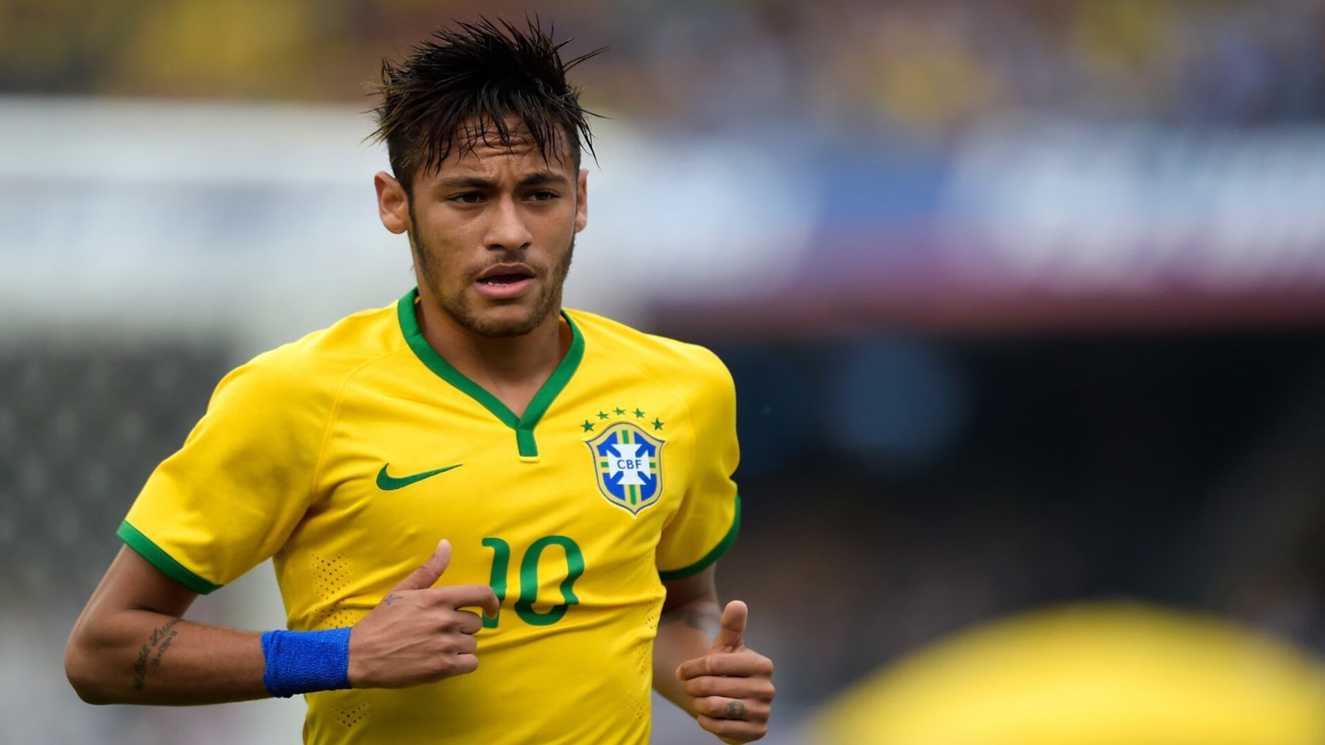 瓦伦西亚后防金刚不破，对手试图发动射门