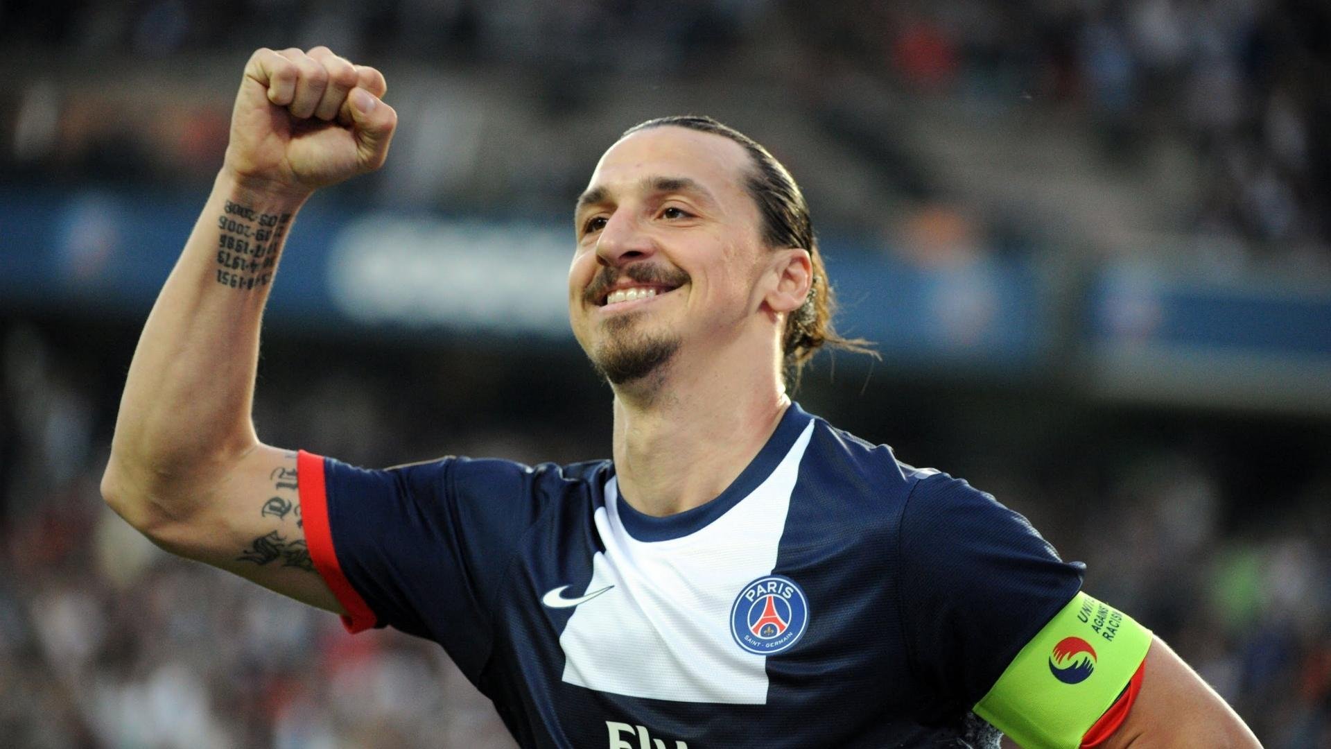 -莱比锡教练调整战术阵型，莱比锡教练是谁